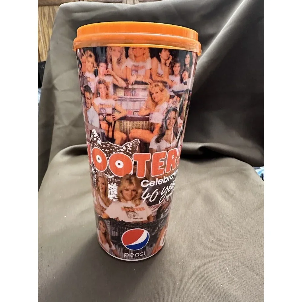 Hooters X Pepsi 40 year anniversary plastic sturdy tumbler‎ + Lid